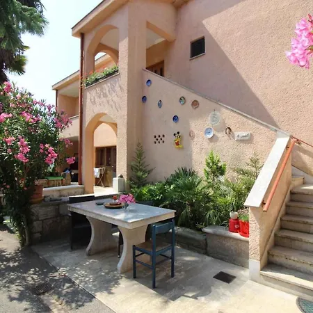 Apartment In Porec/istrien 9872 Mugeba
