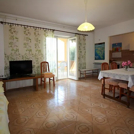Apartment In Porec/istrien 9872 *