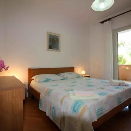 Apartment In Porec/istrien 9872 Mugeba